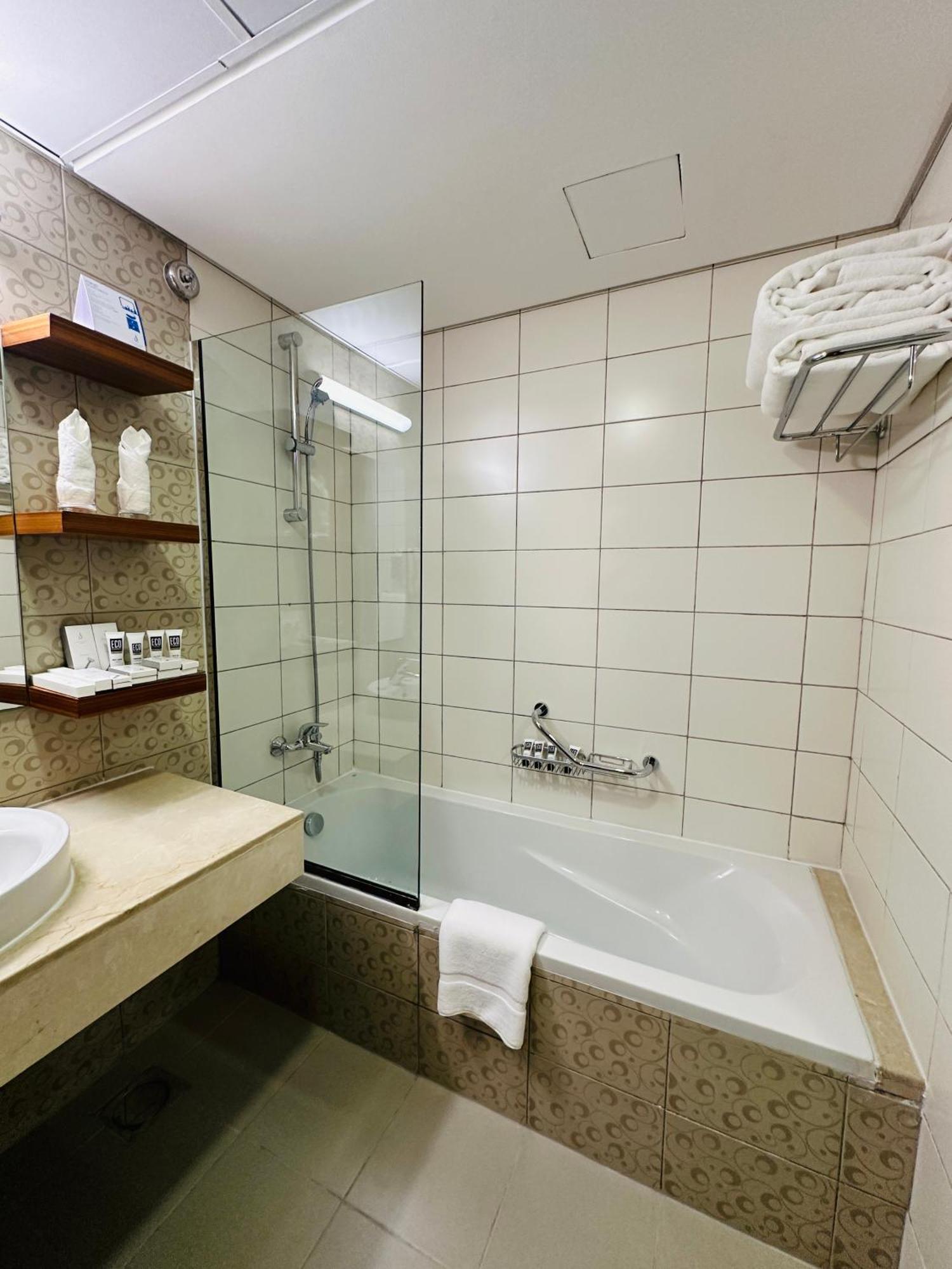 Hotel Seasons Al Hamra 4*