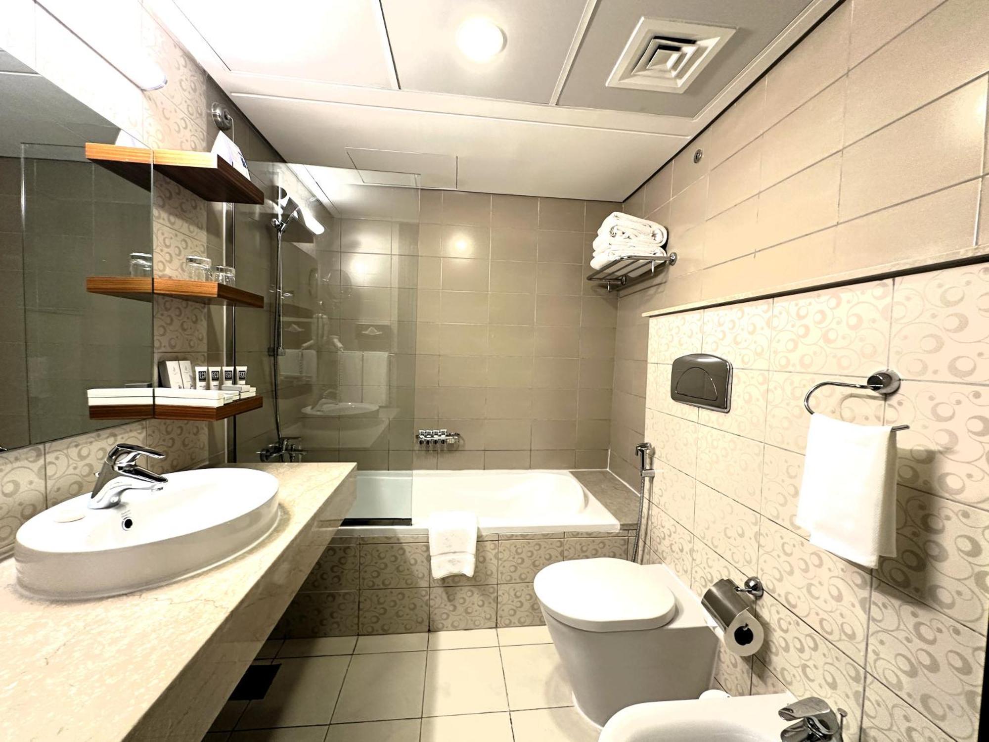 Seasons Al Hamra 4* Abu Dhabi