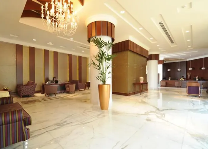 City Seasons Al Hamra Hotel