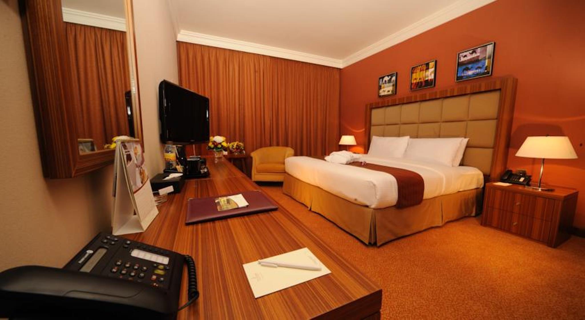 Seasons Al Hamra Hotel