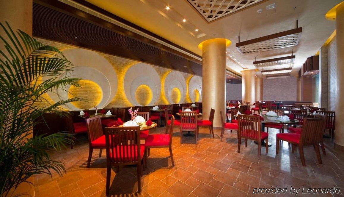 Hotel Seasons Al Hamra 4*