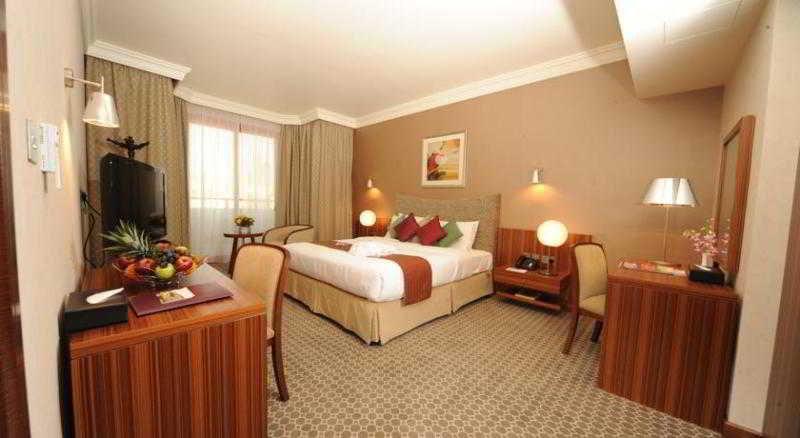 Seasons Al Hamra Hotel 4*
